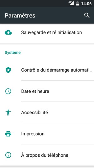 Faites défiler et sélectionnez À propos
du téléphone