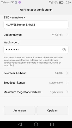 Voer een wachtwoord van een WiFi-hotspot in van ten minste 8 tekens en selecteer Opslaan