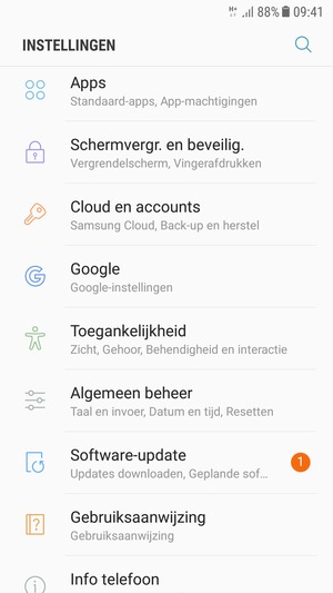 Scroll naar en selecteer Cloud en accounts
