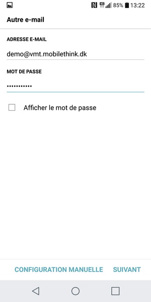 Saisissez votre adresse e-mail et votre mot de passe. Sélectionnez SUIVANT