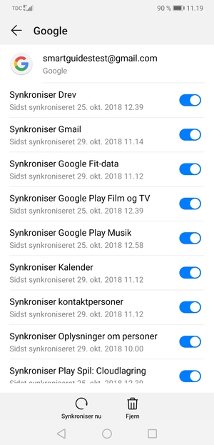 Kontroller at Synkroniser kontaktpersoner er valgt