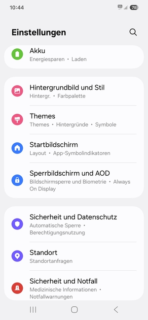 Um Ihre Bildschirmsperre zu aktivieren, gehen Sie zum Einstellungen Menü und wählen Sie  Sperrbildschirm und AOD