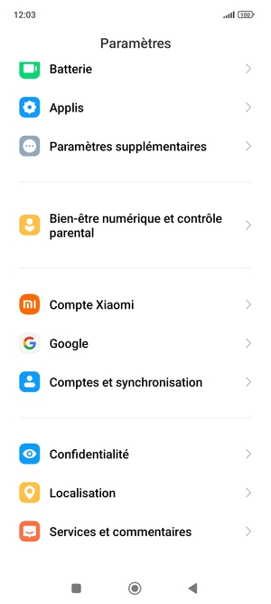 Faites défiler et sélectionnez Comptes et synchronisation