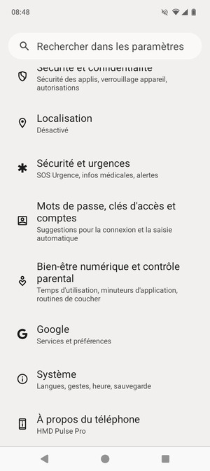 Faites défiler et sélectionnez Mots de passe, clés d'accès et comptes