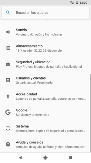 Desplácese y seleccione Usuarios y cuentas