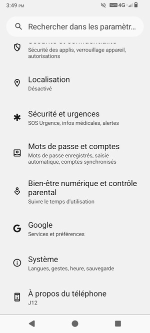 Faites défiler et sélectionnez Mots de passe et comptes