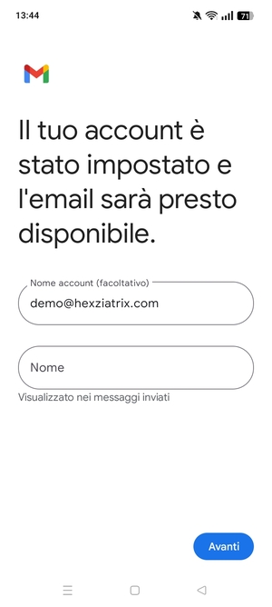 Scegli un nome per il tuo account e inserisci il tuo nome. Seleziona Avanti
