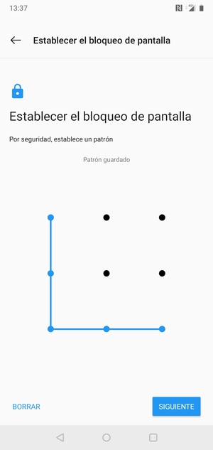 Dibuje un patrón de desbloqueo y seleccione SIGUIENTE