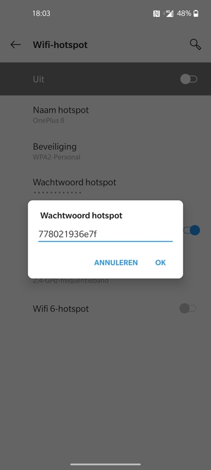 Voer een wachtwoord van een WiFi-hotspot in van ten minste 8 tekens en selecteer OK