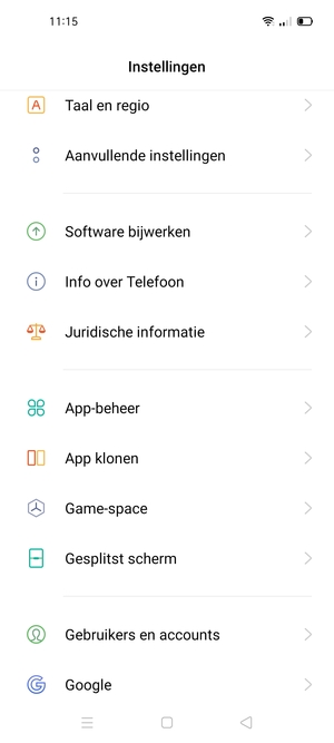 Keer terug naar het Instellingen menu en scroll naar en selecteer Gebruikers en accounts