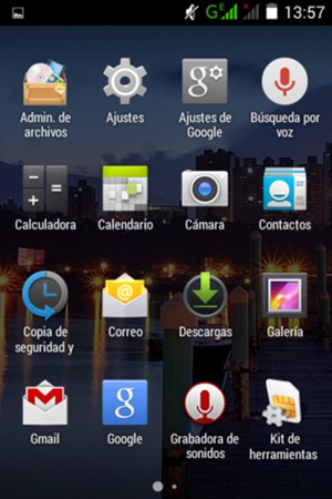 Desplácese y seleccione Ajustes