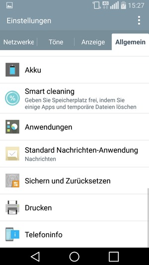 Scrollen Sie und wählen Sie Telefoninfo