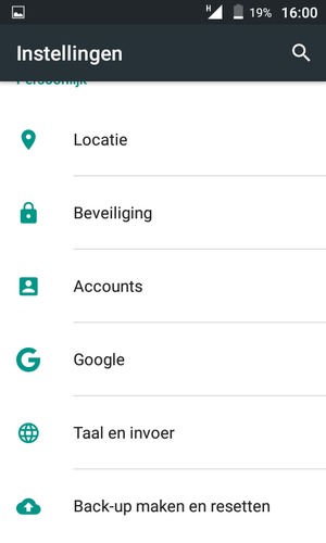 Scroll naar en selecteer Accounts