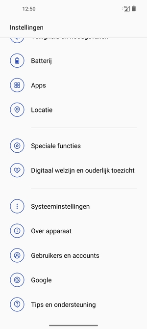 Scroll naar en selecteer Gebruikers en accounts