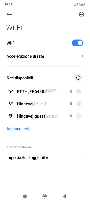 Seleziona la rete wireless a cui desideri connetterti