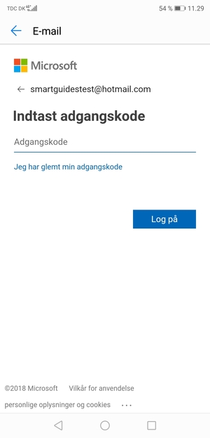 Indtast din Hotmail adgangskode og vælg Log på