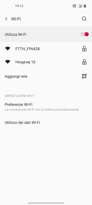 Seleziona la rete wireless a cui desideri connetterti