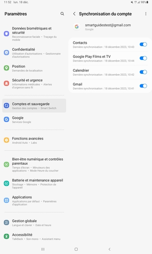Assurez-vous que Contacts est sélectionné et sélectionnez le bouton du Menu