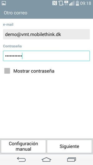 Introduzca su Dirección de correo electrónico y Contraseña. Seleccione Siguiente