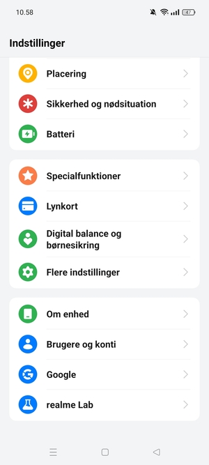 Scroll til og vælg Brugere og konti