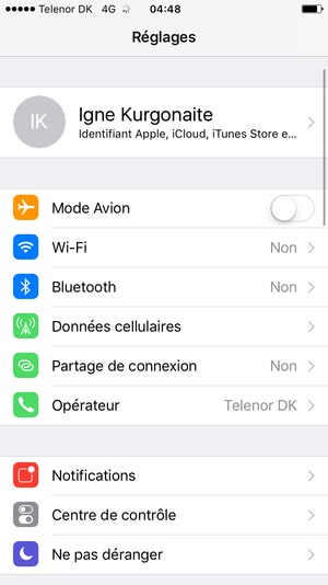 Sélectionnez Identifiant Apple, iCloud, iTunes Store e...