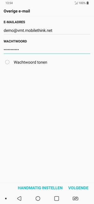 Voer uw e-mailadres en wachtwoord in. Selecteer VOLGENDE