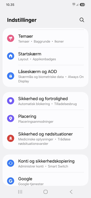 Scroll til og vælg Sikkerhed og fortrolighed