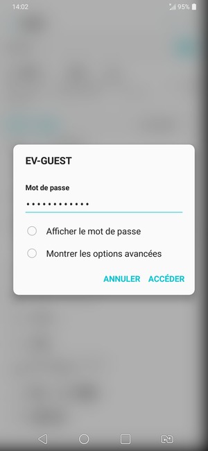 Saisissez le mot de passe du Wi-Fi et sélectionnez ACCÉDER