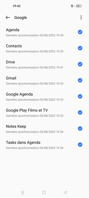 Assurez-vous que Contacts est sélectionné