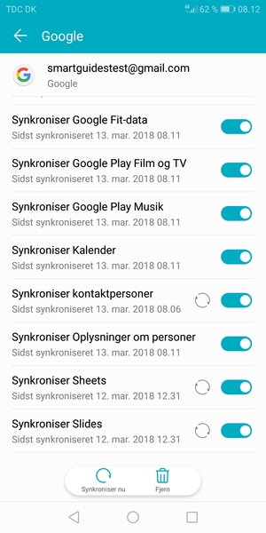 Kontroller at Synkroniser kontaktpersoner er valgt