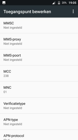 Scroll naar beneden en voer internetgegevens in
