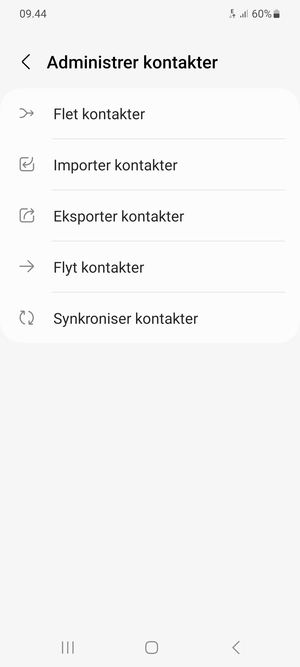 Vælg Importer kontakter