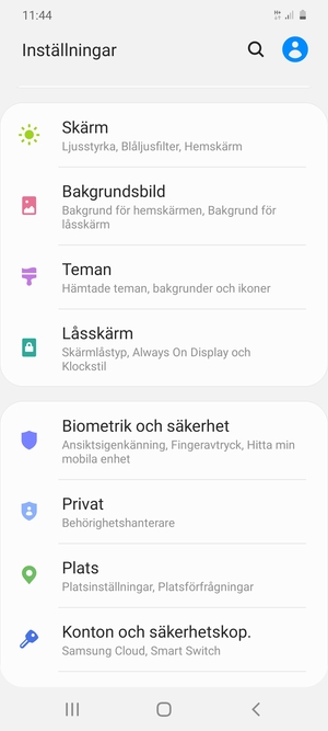 Scrolla till och välj Biometrik och säkerhet