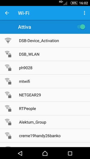 Seleziona la rete wireless a cui desideri connetterti