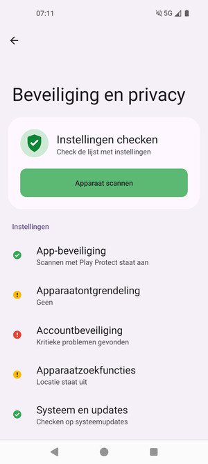 Om uw schermvergrendeling te activeren, ga naar het Beveiliging en privacy-menu en selecteer Apparaatontgrendeling