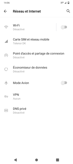 Sélectionnez Carte SIM et réseau mobile