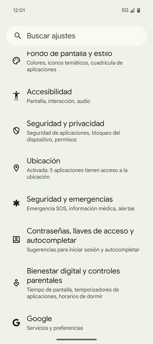 Vuelva al menú Ajustes y  seleccione Contraseñas, llaves de acceso y autocompletar