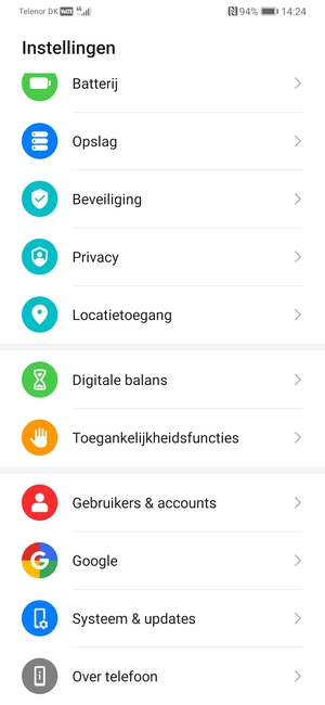 Scroll naar en selecteer Systeem & updates