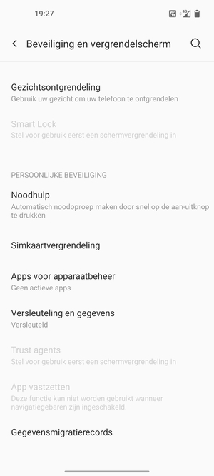 Scroll naar en selecteer Simkaartvergrendeling