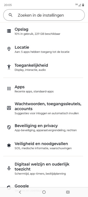 Scroll naar en selecteer Wachtwoorden, toegangssleutels, accounts