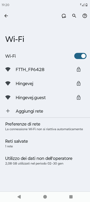 Seleziona la rete wireless a cui desideri connetterti
