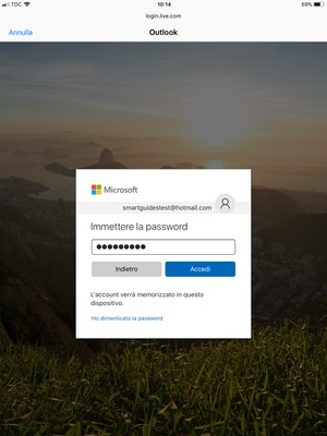 Inserisci Password e seleziona Accedi