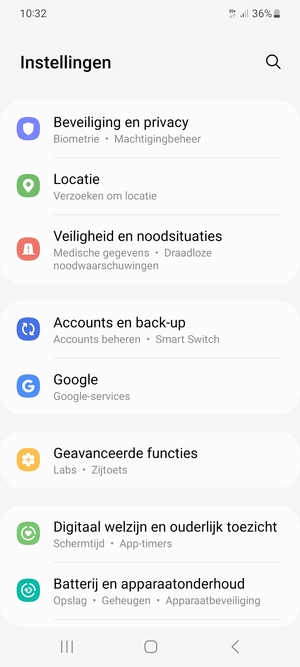 Scroll naar en selecteer Accounts en back-up