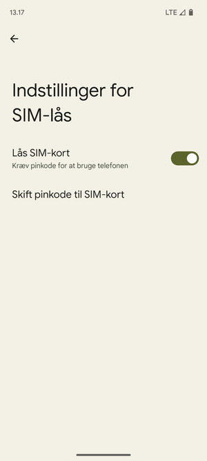 Vælg Skift pinkode til SIM-kort