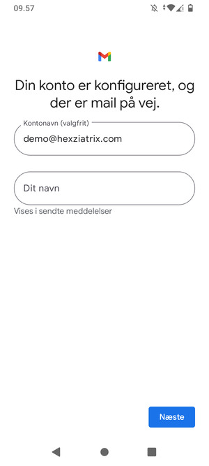 Giv din konto et navn og indtast dit navn. Vælg Næste