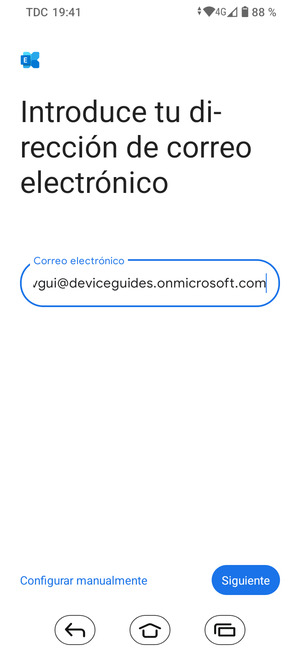 Introduzca su Dirección de correo electrónico y seleccione Configurar manualmente