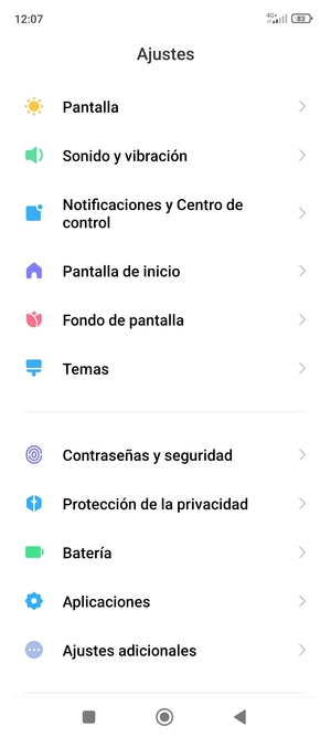 Desplácese y seleccione Contraseñas y seguridad