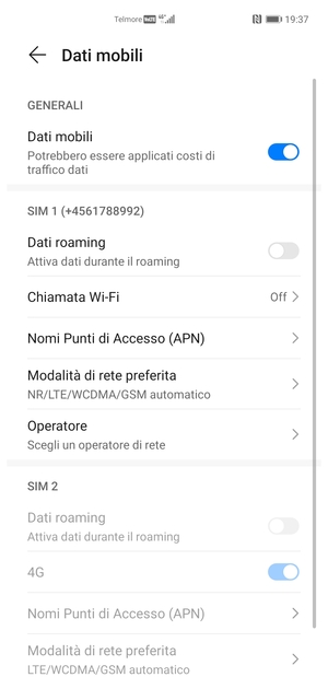 Scorri fino a SIM 1 o SIM 2 e seleziona Nomi punti di Accesso (APN)