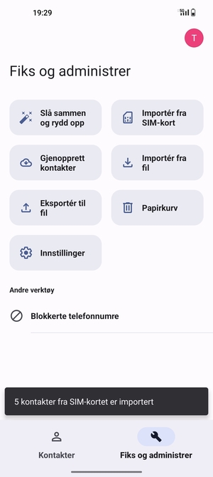 Kontaktene dine blir lagret på din Google-konto og lagret på telefonen din neste gang Google synkroniseres.