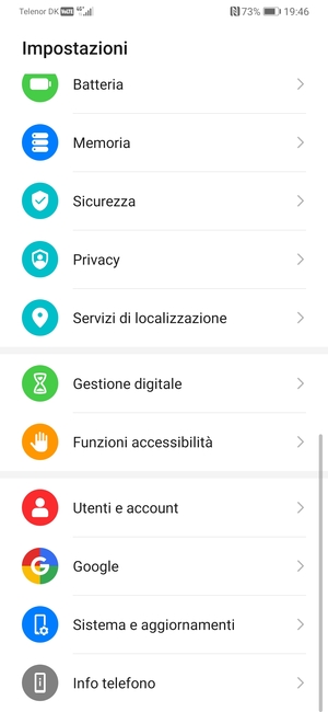 Torna al menu Impostazioni e seleziona Utenti e account
